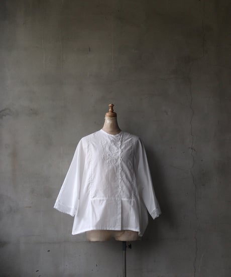 ⭐︎新品未使用⭐︎ネイティブヴィレッジ　ブラウス CATEGORY NATIVE VILLAGE | cavane