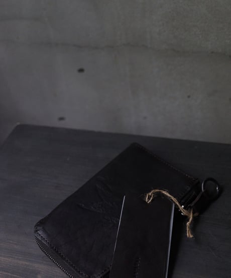 ALEKSANDR MANAMISアレクサンダーマナミ/ AM-T SOFFIETTO WALLET - BLACK革財布 /am-26015