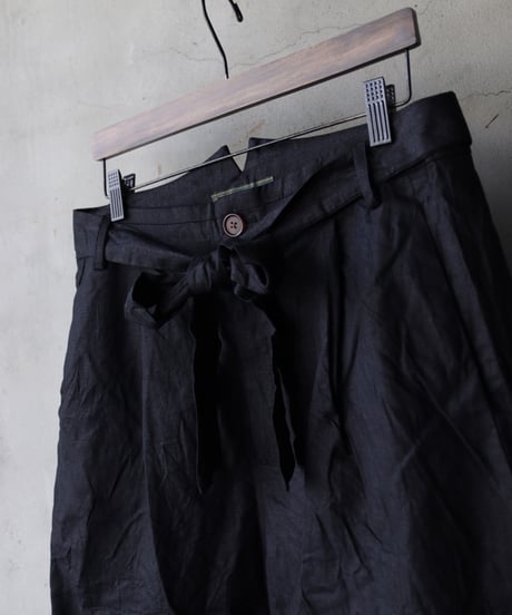 ALEKSANDR MANAMISアレクサンダーマナミ/ UTTON LEG LOOSE PANTトラウザーズ / am-25007