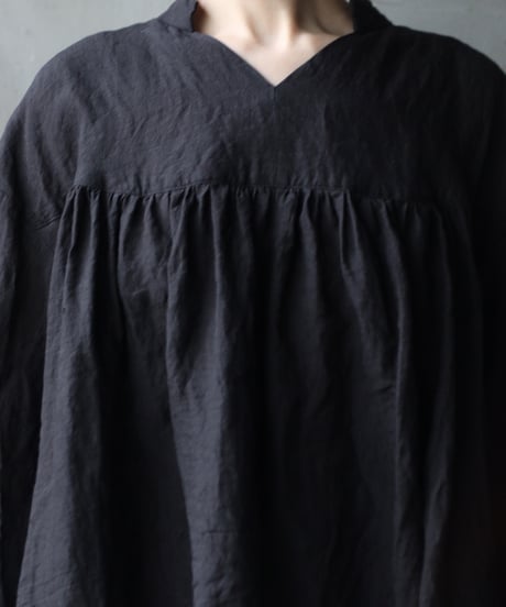 cavane キャヴァネ / Stand coll gathered chest linen100ブラウス / ca-25176