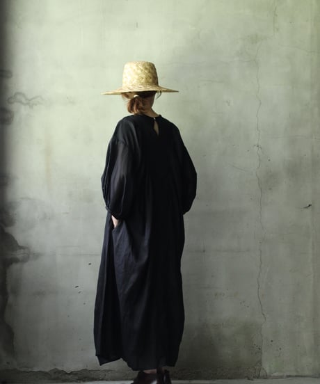 cavane キャヴァネ / Dress with voluminous sleevesワンピース / ca-26081