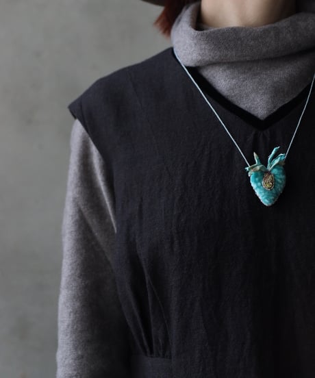 Antonia Rossi (Antomoon)/ Embroidered Heart Necklaceネックレス / An-25042