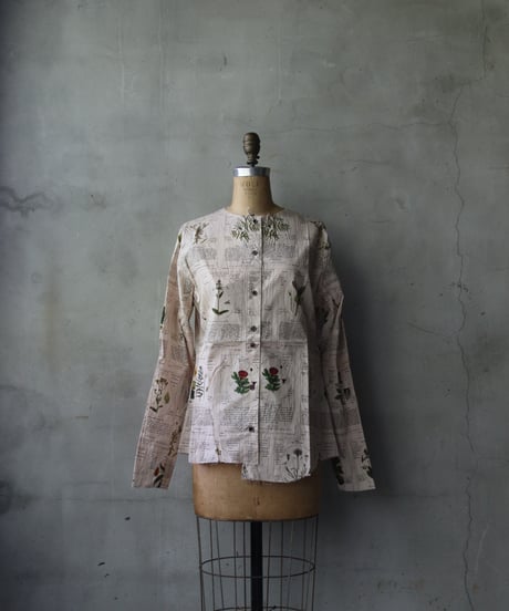 ALEKSANDR MANAMISアレクサンダーマナミ/ COLLARLESS WINTER HERBARIUM PRINT SHIRTブラウス / am-24027