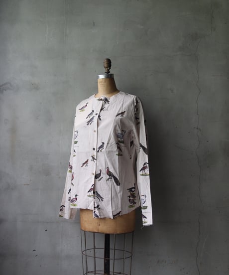 ALEKSANDR MANAMISアレクサンダーマナミ/ 1820 BIRD COLLARLESS SHIRTブラウス / am-24037