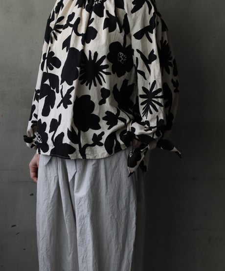 cavane キャヴァネ / Gather Neck Pullover Blouse linen&cottonブラウス / ca-26066