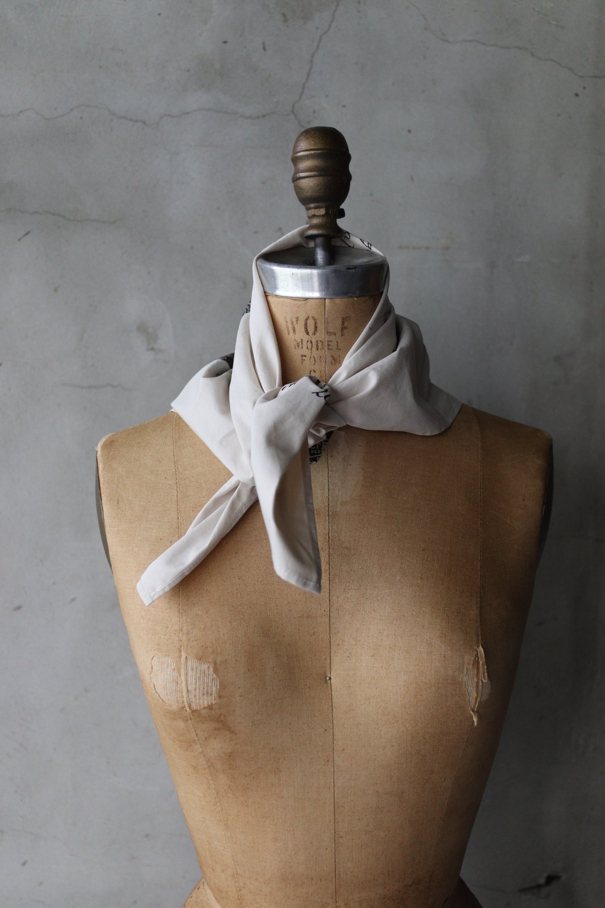 ALEKSANDR MANAMISアレクサンダーマナミ/ SPOREFUGL SCARFスカー