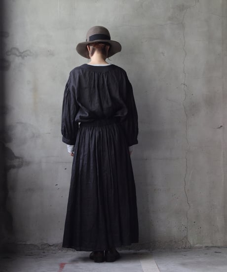 cavane キャヴァネ / V Pull-over blouse linen100ブラウス / ca-25147