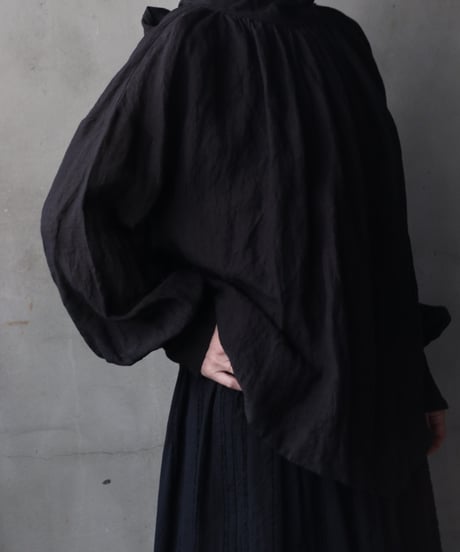 cavane キャヴァネ / Pull-over blouse with tie Linen100ブラウス / ca-26030