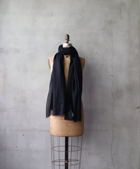 ALEKSANDR MANAMISアレクサンダーマナミ/ CASHMERE SCARF - BLACKショール/ am-25025
