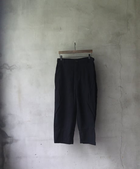 ALEKSANDR MANAMISアレクサンダーマナミ/ SEMI WIDE CROPPED PANTパンツ / am-23024