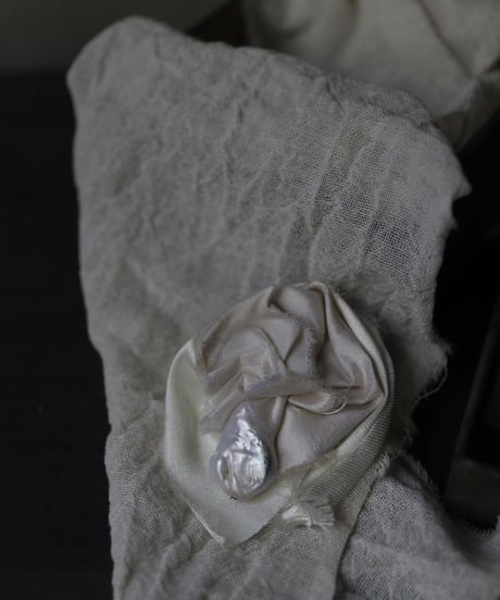 Atelier Inscrire /BAROQUE PEARL FLOWER EARRING/ At-23001