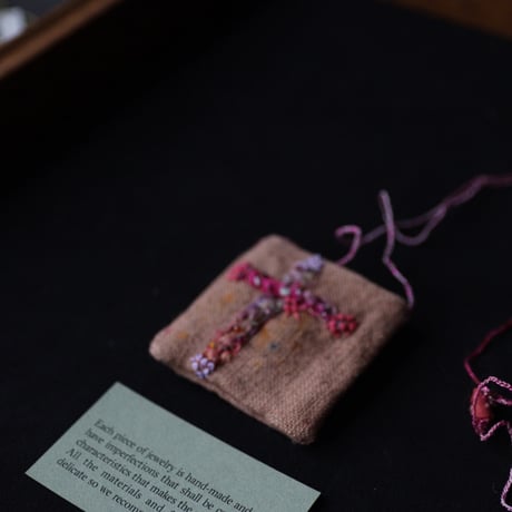Antonia Rossi (Antomoon)/ Embroidered little pouch omamori vintage Necklaceネックレス / An-25011
