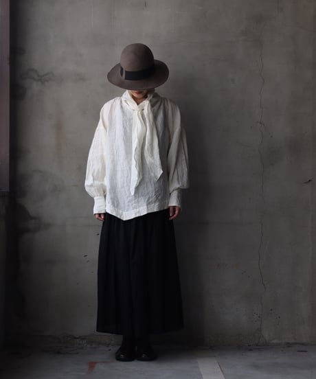 cavane キャヴァネ / Pull-over blouse with tie Linen100ブラウス / ca-26029