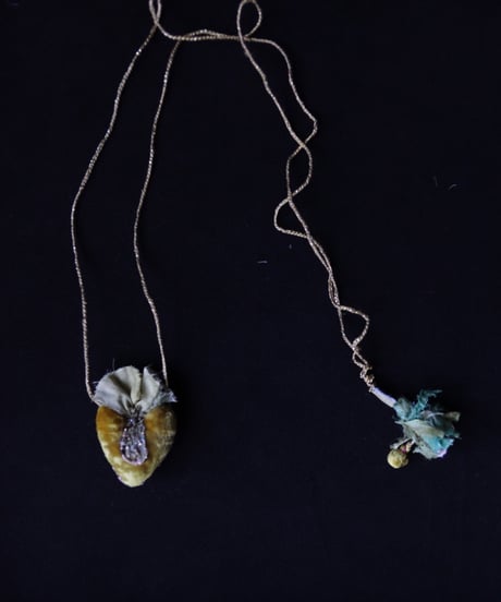 Antonia Rossi (Antomoon)/ Embroidered Heart Necklaceネックレス / An-25006