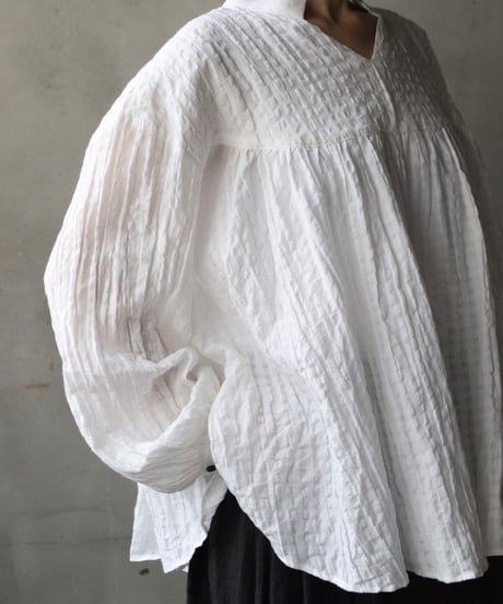 cavane キャヴァネ / Stand coll gathered chest linen & cottonブラウス / ca-26001