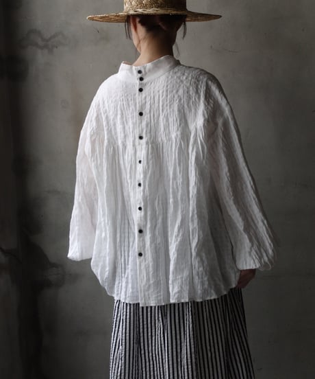 cavane キャヴァネ / Stand coll gathered chest linen&cottonブラウス / ca-26001A