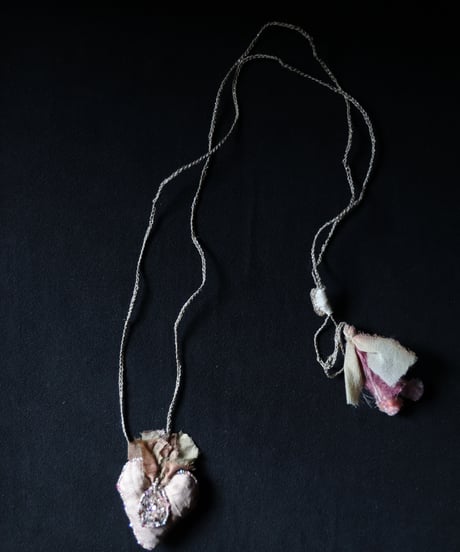 Antonia Rossi (Antomoon)/ Embroidered Heart Necklaceネックレス / An-25049