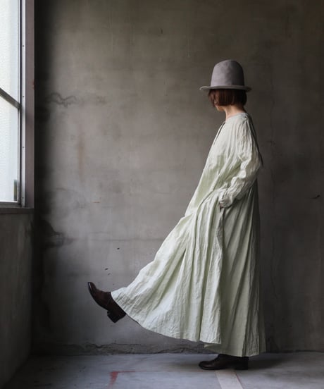 cavane キャヴァネ / Gathered dress with side switchingワンピース / ca-24025