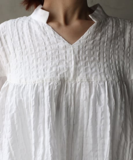 cavane キャヴァネ / Stand coll gathered chest linen & cottonブラウス / ca-26001