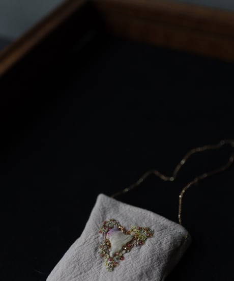 Antonia Rossi (Antomoon)/ Embroidered little pouch omamori vintage Necklaceネックレス / An-25009