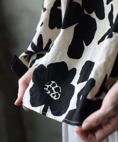 cavane キャヴァネ / Gather Neck Pullover Blouse linen&cottonブラウス / ca-26066