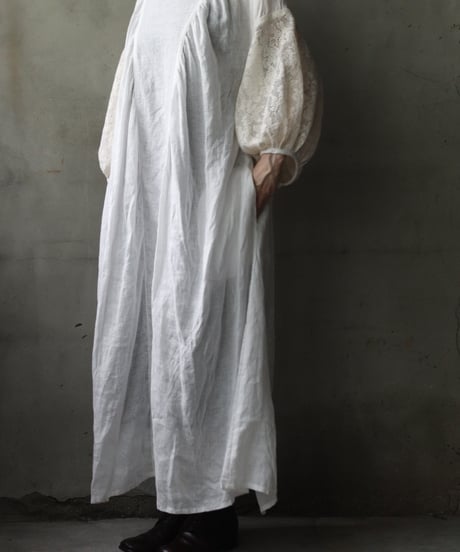 cavane キャヴァネ / Dress with voluminous sleevesワンピース / ca-26082