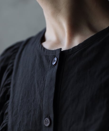 cavane キャヴァネ / Stand-collar raglan cotton & linen blouseブラウス / ca-26007