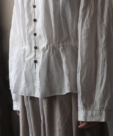 cavane キャヴァネ / Stand collar with waist drawstring blouse linen100ブラウス / ca-26059