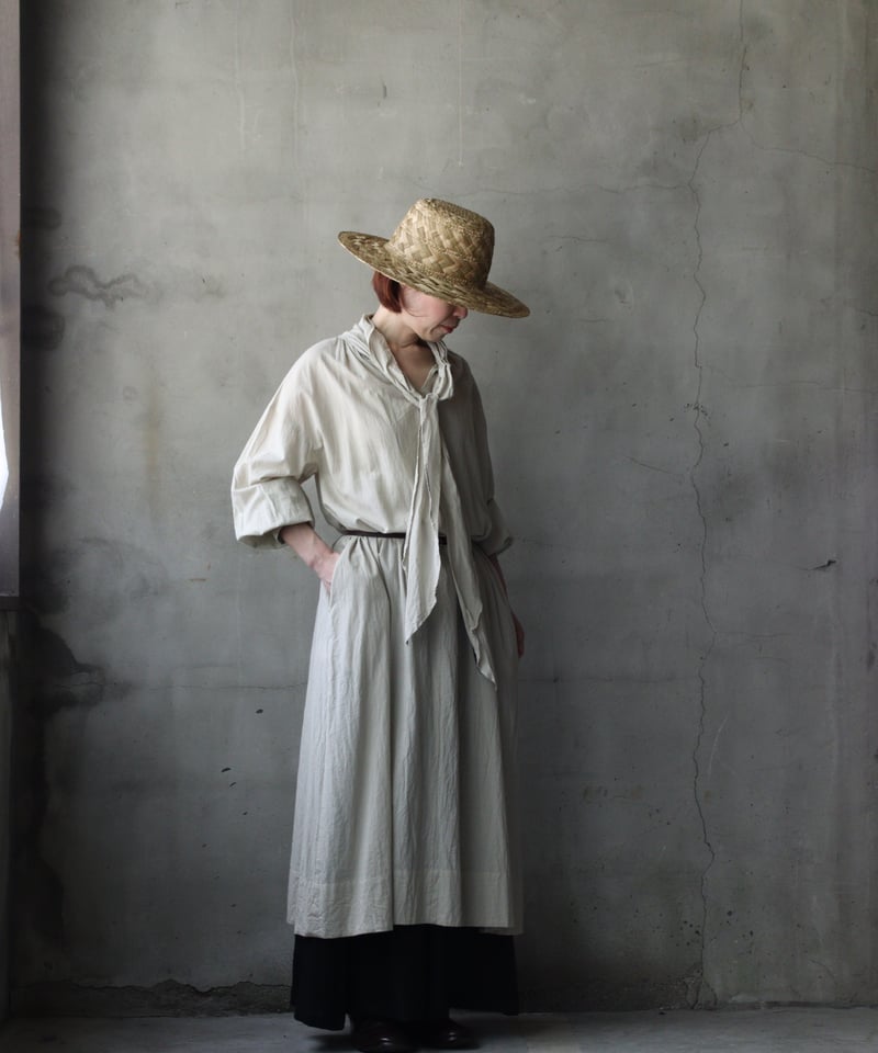 cavane キャヴァネモチーフつなぎストールホワイト150cm×95cm