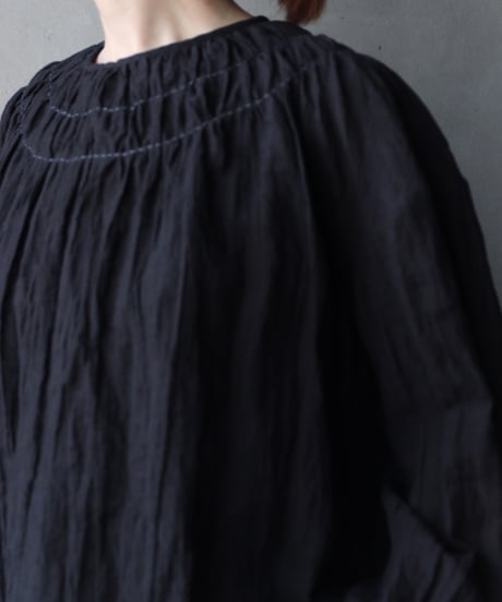 cavane キャヴァネ / Gathered stitch blouse linen100ブラウス / ca-26005