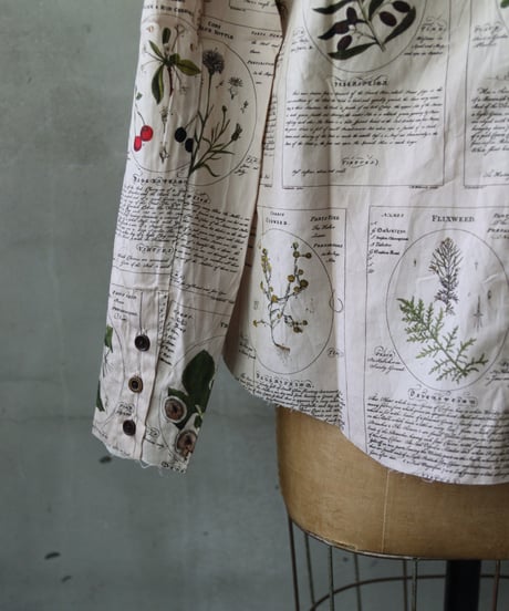 ALEKSANDR MANAMISアレクサンダーマナミ/ COLLARLESS WINTER HERBARIUM PRINT SHIRTブラウス / am-24027
