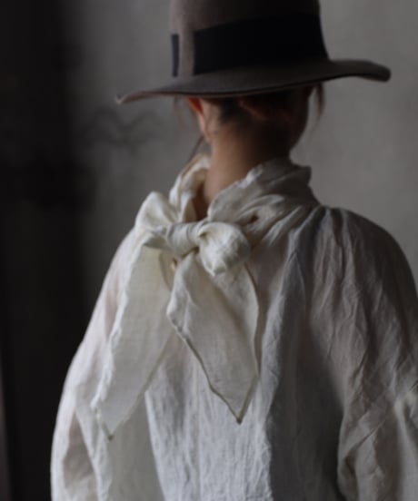 cavane キャヴァネ / Pull-over blouse with tie Linen100ブラウス / ca-26029