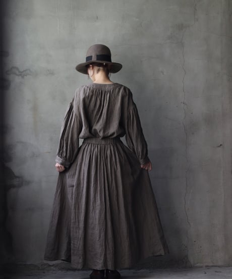 cavane キャヴァネ / V Pull-over blouse linen100ブラウス / ca-25144