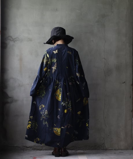 ALEKSANDR MANAMISアレクサンダーマナミ/ NATURA BLEU LOOSE FRONT DRESSワンピース/ am-25013