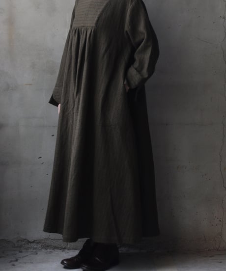 cavane キャヴァネ / Neckline switching dress wool100ワンピース / ca-25173