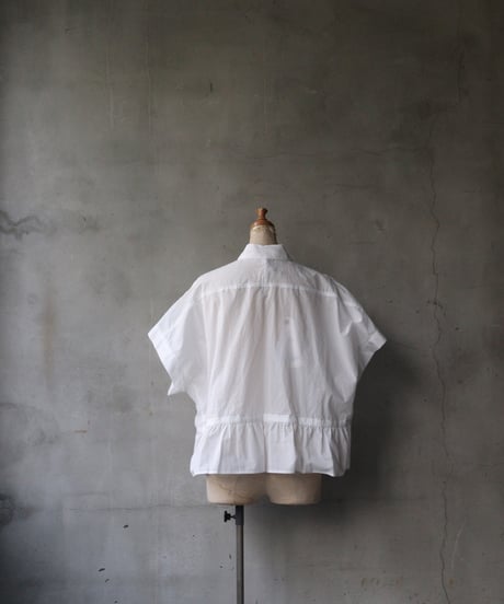 NATIVE VILLAGE ネイティブヴィレッジ / No.5/ Flowers that greet the morning 花刺繍ショートスリーブブラウス/ na-25011