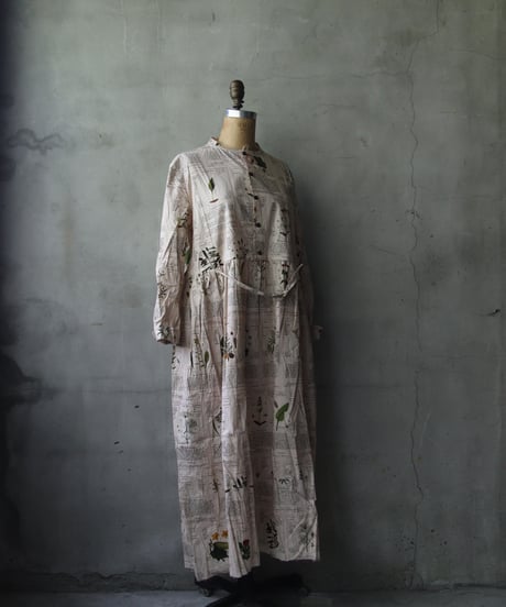 ALEKSANDR MANAMISアレクサンダーマナミ/ WINTER HERBARIUM LOOSE FRONT DRESSワンピース / am-24026