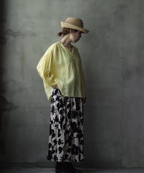 cavane キャヴァネ / V Pull-over blouse linen100ブラウス / ca-25163