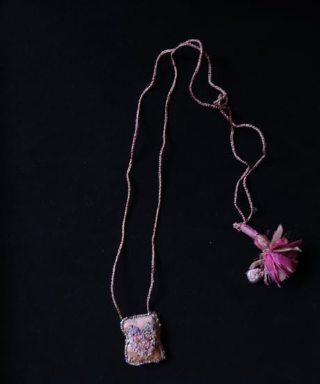 Antonia Rossi (Antomoon)/ Embroidered Square Heart Necklaceネックレス / An-25047
