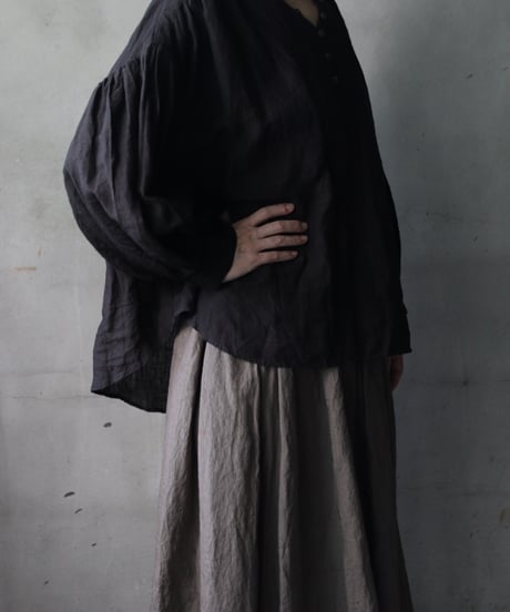 cavane キャヴァネ / V Pull-over blouse linen100ブラウス / ca-25143