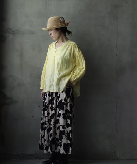 cavane キャヴァネ / V Pull-over blouse linen100ブラウス / ca-25163