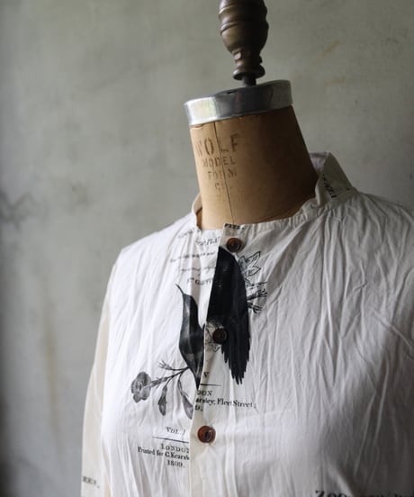 ALEKSANDR MANAMISアレクサンダーマナミ/ LECTURES LOOSE FRONT DRESS - LECTURESワンピース / am-24011