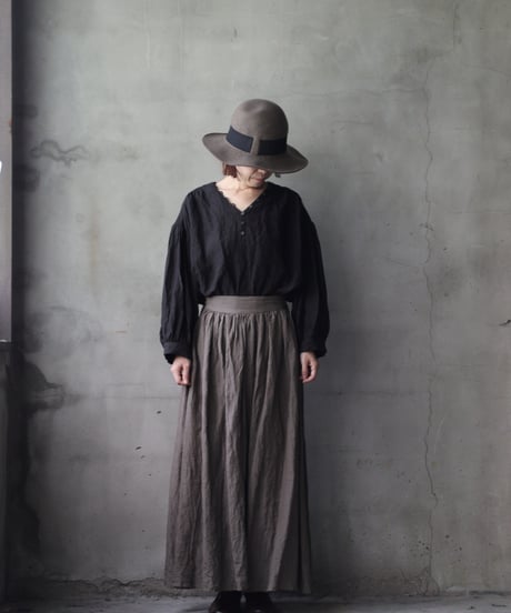 cavane キャヴァネ / V Pull-over blouse linen100ブラウス / ca-25143