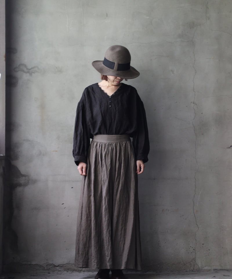 cavane キャヴァネ / V Pull-over blouse linen100ブラウス