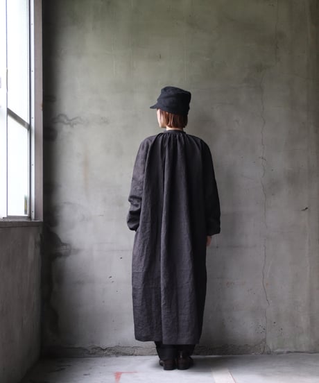 klauseクロイゼ / Belarus linen Gather shirt long length (鉄媒染) / kla-24009