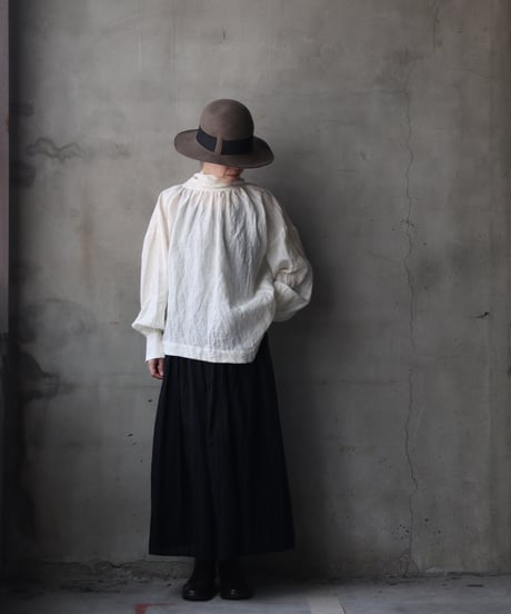 cavane キャヴァネ / Pull-over blouse with tie Linen100ブラウス / ca-26029