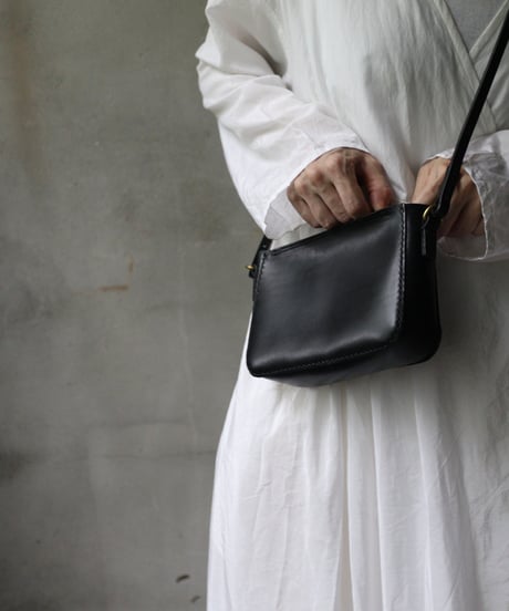 klauseクロイゼ / SHOULDER BAG(HARD)マチあり革鞄/ kla-25020