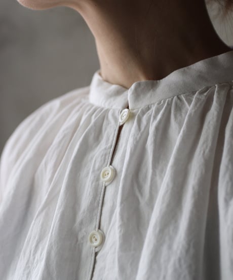 cavane キャヴァネ / Stand collar with waist drawstring blouse cotton&linenブラウス / ca-26057