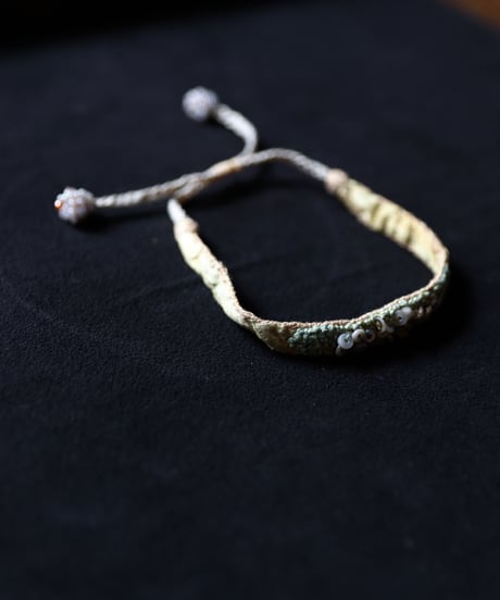 Antonia Rossi (Antomoon)/ Artisan Embroidered bracelets in vintage silkブレスレット / An-26009