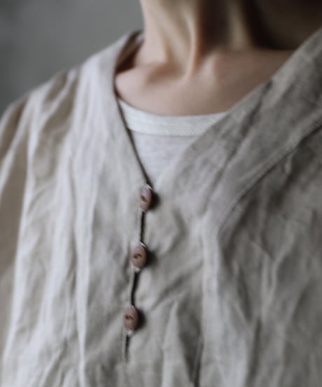 cavane キャヴァネ / V Pull-over blouse linen100ブラウス / ca-25148